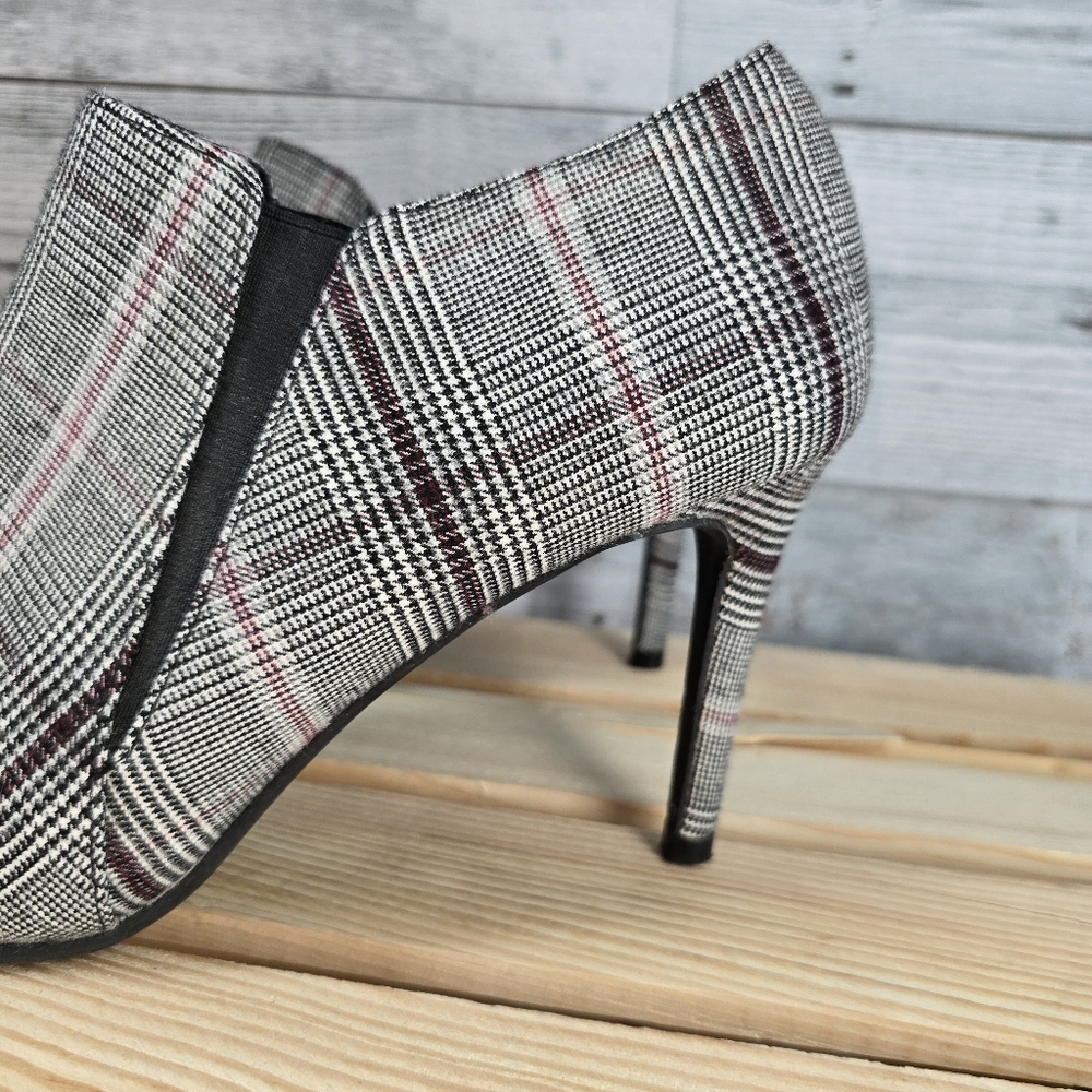 Le Chateau Plaid Slip On Ankle Boots Womens Size 39 - Picture 4 of 15
